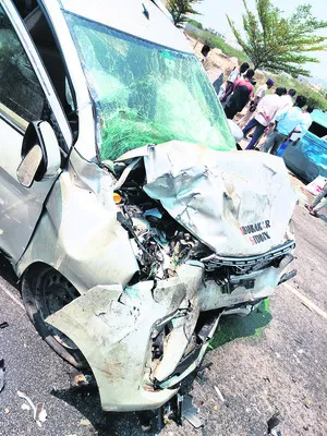 రోడ్డు ప్రమాదంలో ఒకరి మృతి