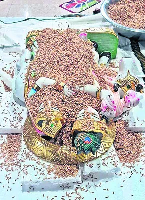 రాధా కృష్ణుల విగ్రహ ప్రతిష్టాపన 