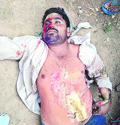 విద్యుత్‌ షాక్‌తో జూనియర్‌ లైన్‌మెన్‌ మృతి 