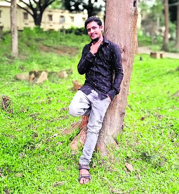 పాడేరులోయువకుడి ఆత్మహత్య 