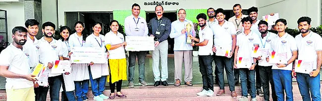 ఈ బైక్‌ డిజైన్‌ పోటీల్లో ఆర్‌వీఆర్‌జేసీ ప్రతిభ 