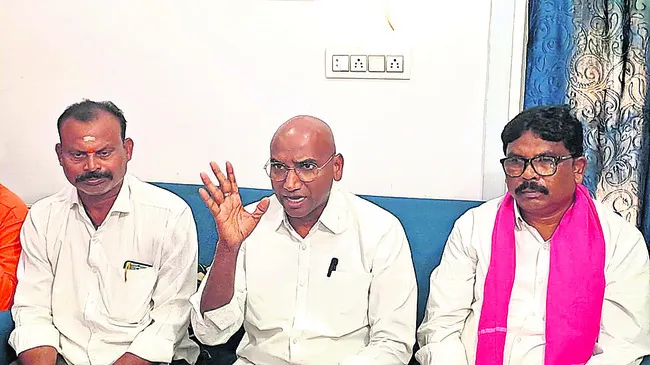 ‘స్థానిక ఉద్యోగులపై వివక్ష’ 