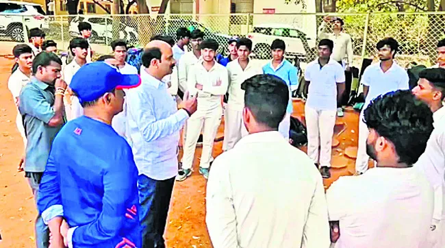 క్రికెట్‌ క్రీడాకారుల ఎంపిక పారదర్శకంగా జరగాలి