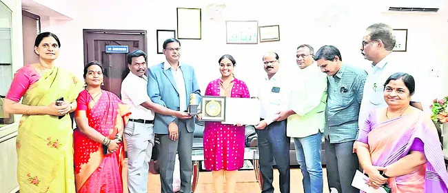 ‘యూత్‌ పార్లమెంట్‌’లో కేయూ విద్యార్థిని ప్రతిభ 