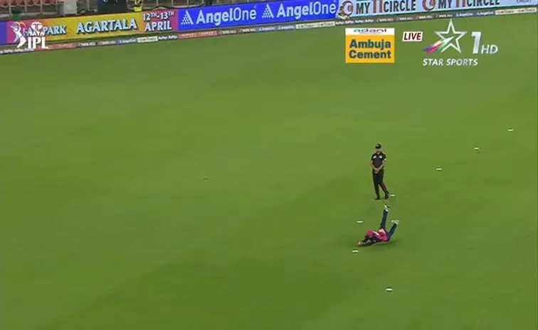 GT VS RR: No Look Shot From Rashid Khan, Jaiswal Takes A Stunner