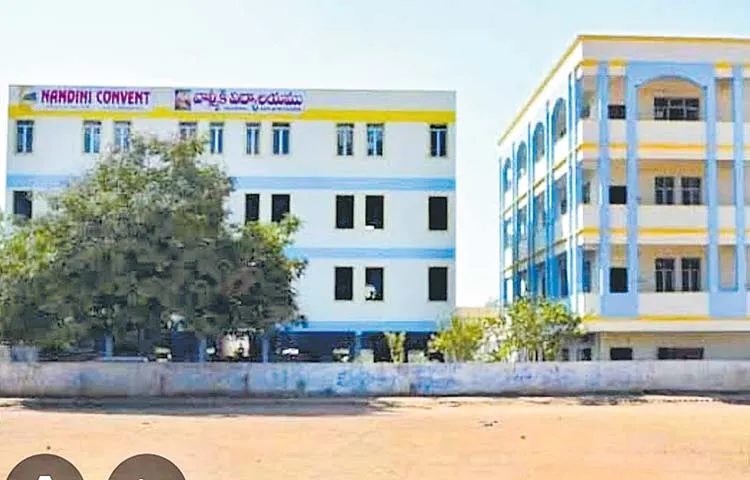 Innovative protest to demand that schools pay rent