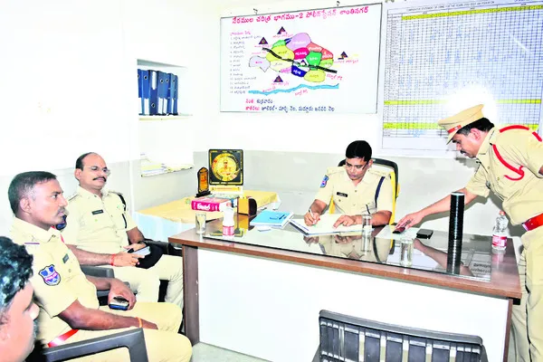 బాధితులకు సత్వర న్యాయం అందేలా చూడాలి