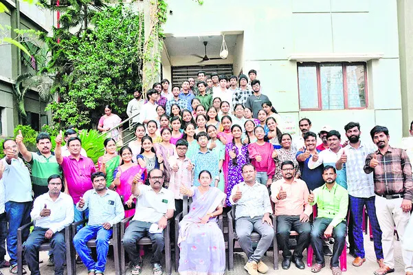 ●శ్రీచైతన్య ప్రభంజనం