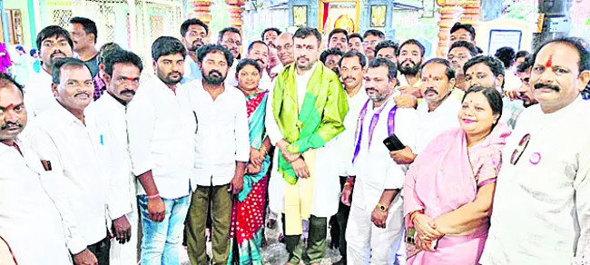 అటు వైపు ఎవరూ వెళ్లొద్దు..!