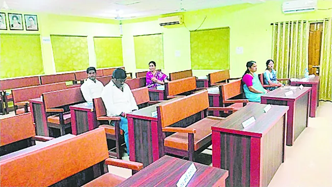 కోరం లేక ‘కోట’ మున్సిపల్ సమావేశం వాయిదా