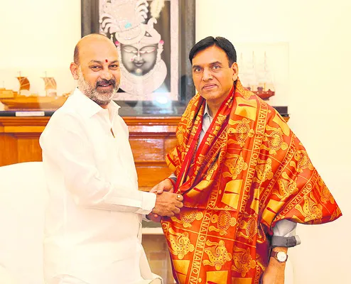 కరీంనగర్‌లో ఈఎస్‌ఐ ఆస్పత్రి ఏర్పాటు చేయండి 