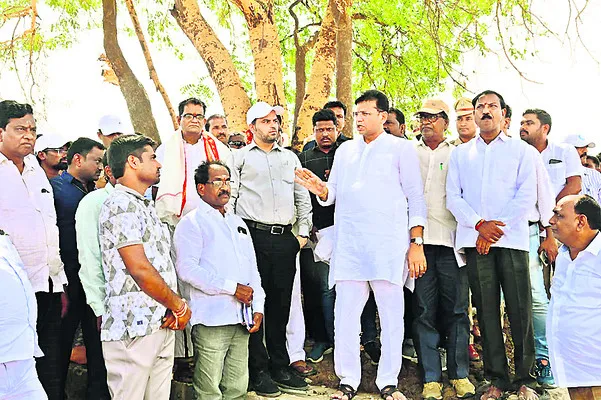 పుష్కరాల పనుల్లో వేగం పెంచండి