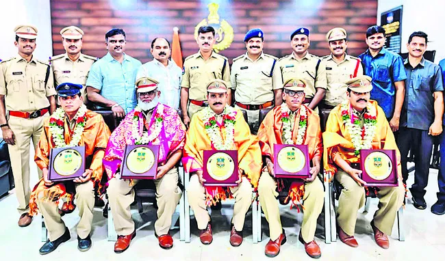 అంకితభావంతో విధి నిర్వహణ