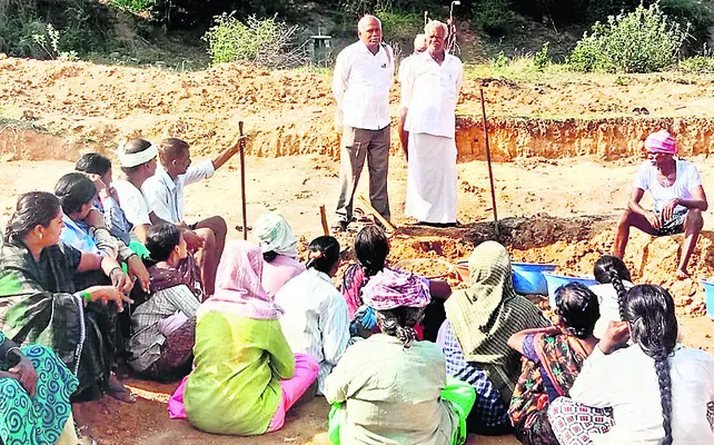టమాటా రైతులకు గిట్టుబాటు ధర కల్పించాలి
