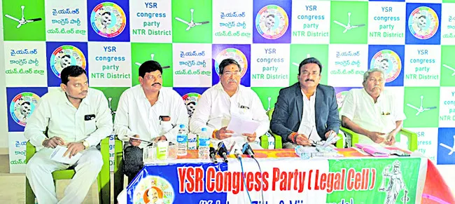 దేవాలయాల్లో భక్తులకు భద్రత కరువు 