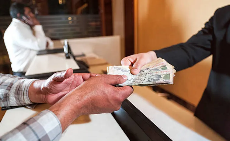 4 plans to avoid falling into debt