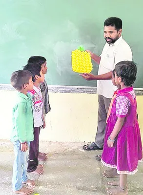 రవిరాజు.. బోధనలో రారాజు