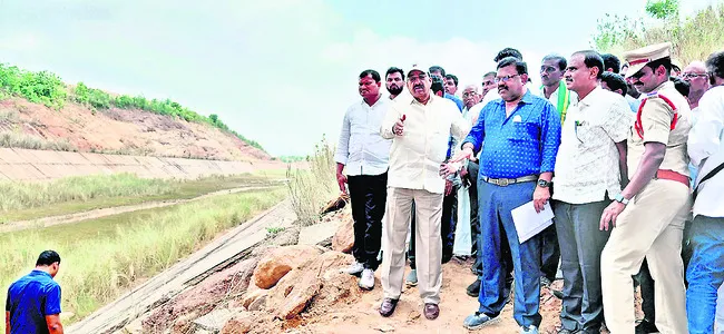 ‘సీతారామ’లో పూడిక తీయాలి
