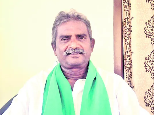 ‘సాక్షి’పై దాడులు అమానుషం
