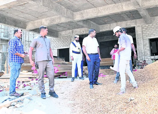 అభివృద్ధి పనులు పూర్తిచేయండి
