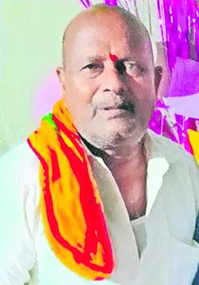 శుభకార్యానికి వస్తూ..