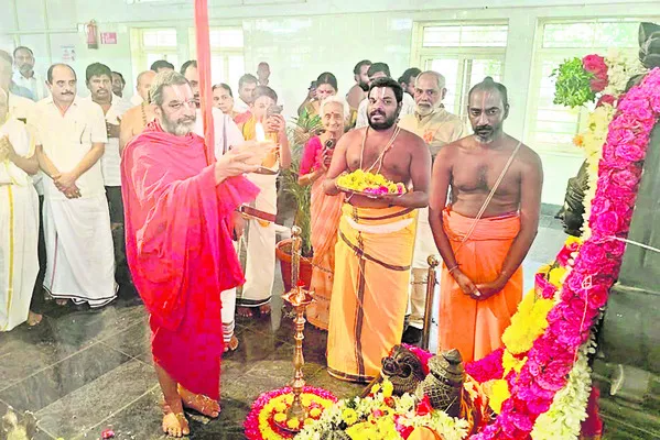 మనిషి మనిషిగా ఉంటే శత్రువులు ఉండరు