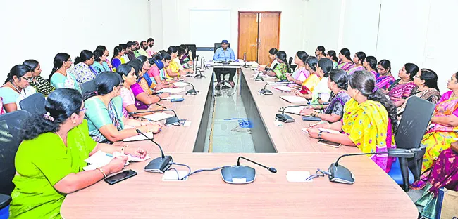 విద్యా ప్రమాణాలు మెరుగుపడాలి