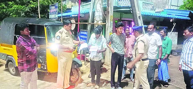 ఎస్పీ ఆదేశాలతో ముమ్మర తనిఖీలు