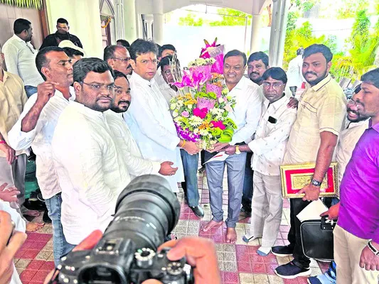 ‘మీ సేవ’ సమస్యలను పరిష్కరించాలి