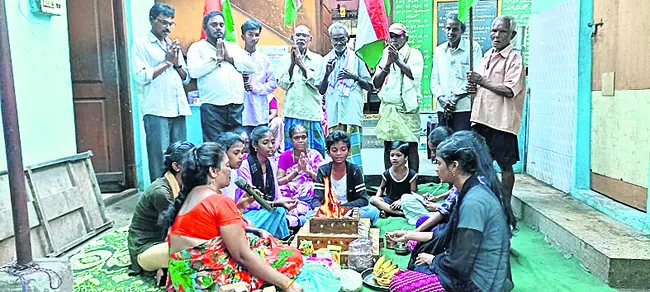 భారత్‌ విజయాన్ని కాంక్షిస్తూ గాయత్రీ హోమం 