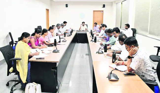 జూన్ 2 నుంచి రెవెన్యూ సదస్సులు