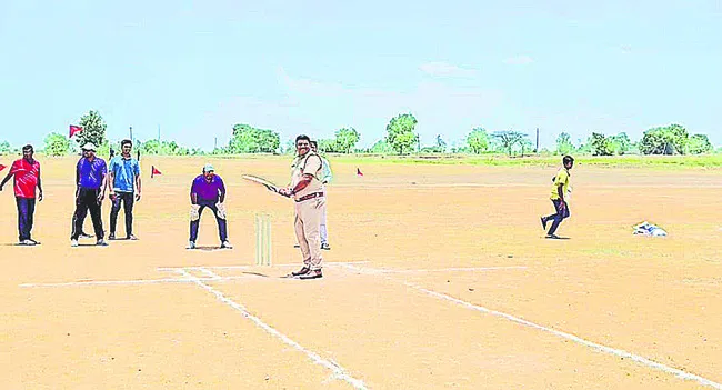 చదువుతో పాటు క్రీడలూ ముఖ్యం