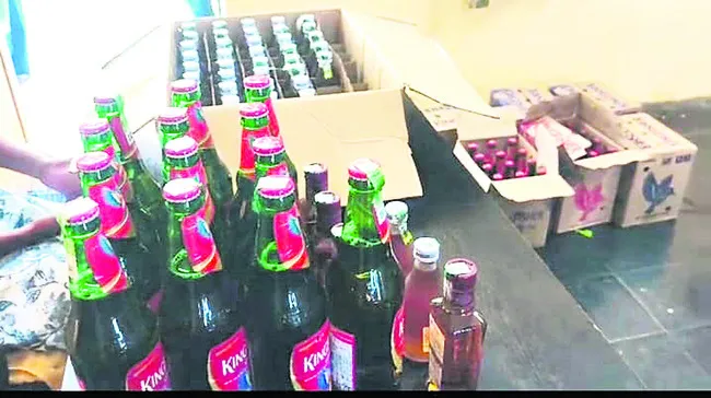 బెల్ట్‌షాపుపై పోలీసుల దాడి 