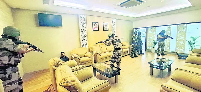 విమానాశ్రయంలో మాక్ డ్రిల్