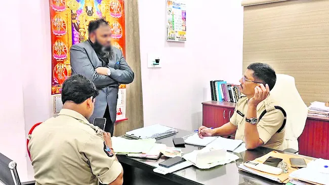 అతను.. మాజీ సైనికుడు