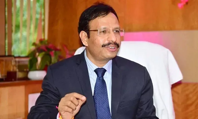 ఇదేమైనా ఘనకార్యమా.. పిచ్చి వేషాలు ఆపండి: సజ్జనార్‌
