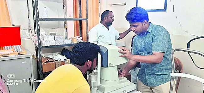 నీలి కిరణాలతో అంధత్వం