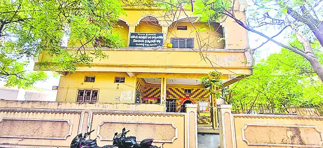 దేవుడా... ఎన్నాళ్లీ వెతలు