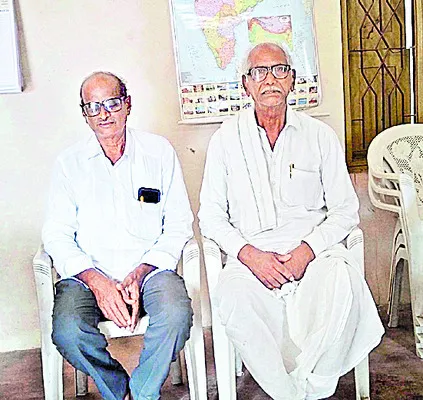 నల్ల బర్లీ పొగాకు రైతులను ఆదుకోవాలి