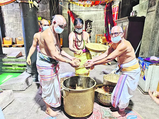 నేడు రెండో విడత చందనం సమర్పణ
