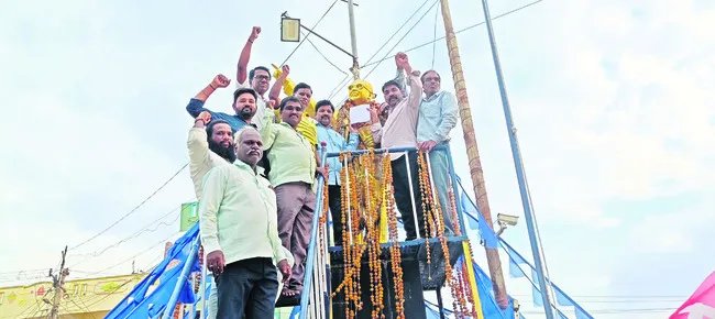బిచ్కుందలో జర్నలిస్టుల నిరసన
