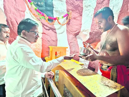 వైభవంగా లక్ష్మీనర్సింహస్వామి ఉత్సవాలు