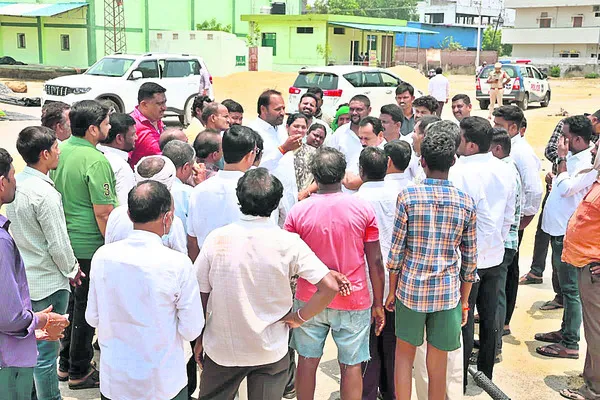 ప్రతి గింజను కొంటాం