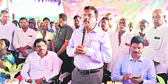 హామీలను తుంగలో తొక్కుతున్న కంపెనీలు
