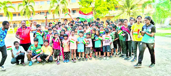 భారత సైన్యానికి క్రీడాభివందనాలు