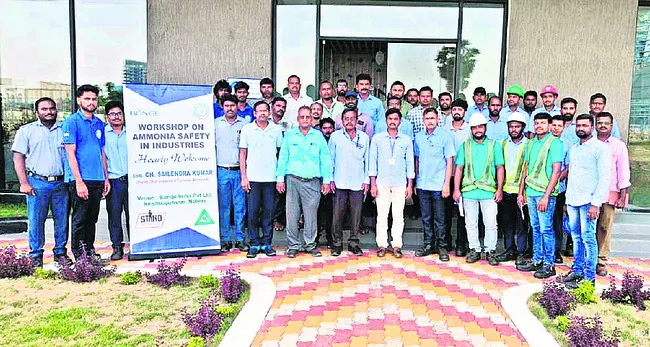 కార్మికులకు శిక్షణ