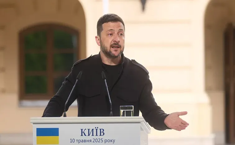 Zelenskyy says he is willing to meet Putin in Istanbul for peace talks6