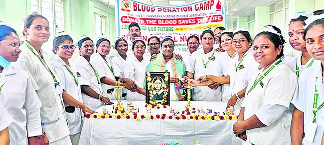 ఘనంగా నర్సుల దినోత్సవం