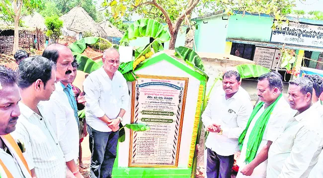 అందరి చూపూ ఖమ్మం వైపే..