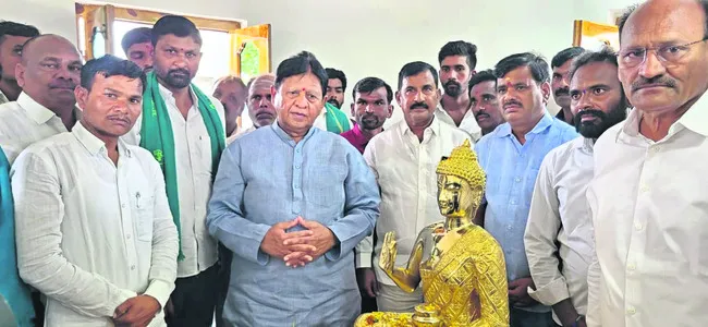 బుద్ధ